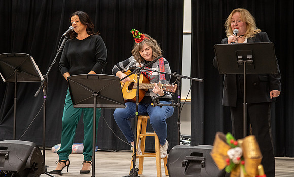 Holiday2025-Talent-5