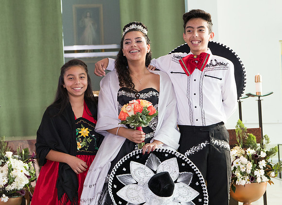 Gabriela-Groups-025